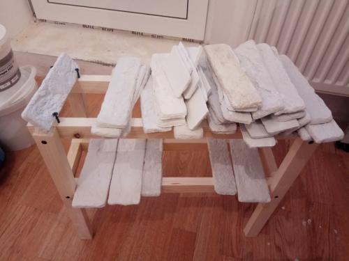 Декоративный камень на стену своими руками. Декоративный кирпич из гипса своими руками (венецианский кирпич)