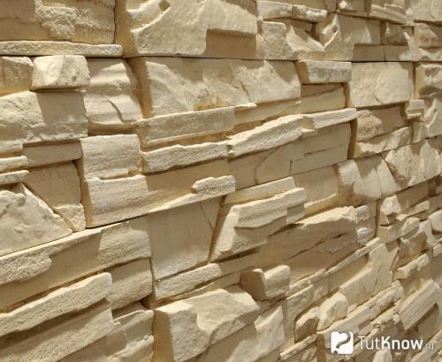 Как класть декоративный камень на стену в квартире. Виды декоративного камня 07
