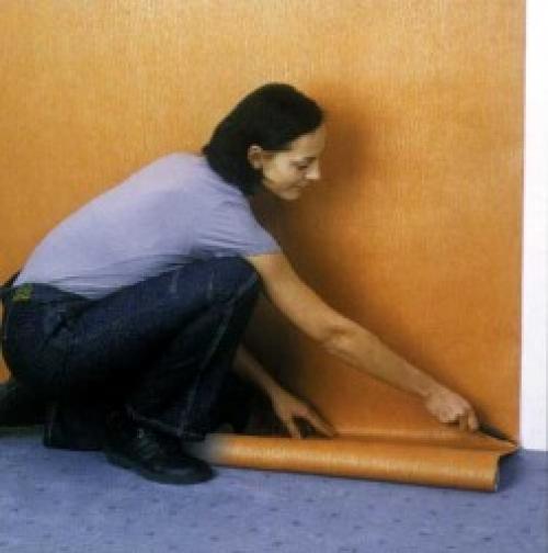 На какую поверхность можно клеить флизелиновые обои. Как клеить флизелиновые обои?