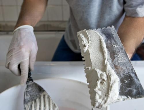 Клей пена для гипсовой плитки. Клей для гипсовой плитки – разновидности и рекомендации по выбору, правила применения