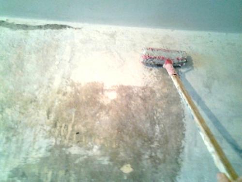 Можно ли наносить жидкие обои на краску.   Подготовка окрашенных стен к оклеиванию жидкими обоями